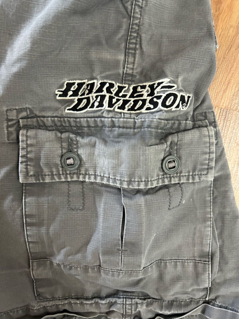 Vintage Y2K Harley Davison Embroidered Cargo Shorts Grey Mens Size 32 - Picture 6 of 13